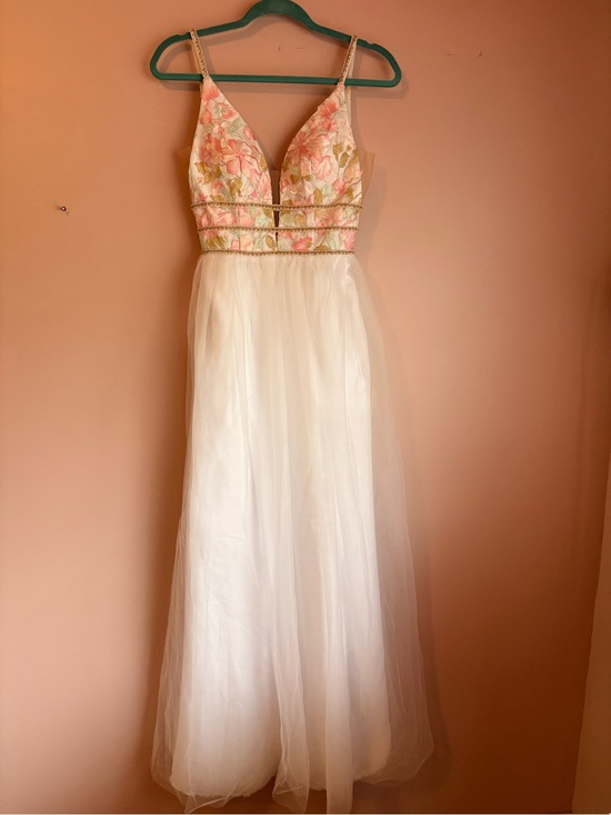 Alyce Paris Dresses & Skirts - ❤️Alyce Paris Pink Floral Embroidered White Tulle Bottom